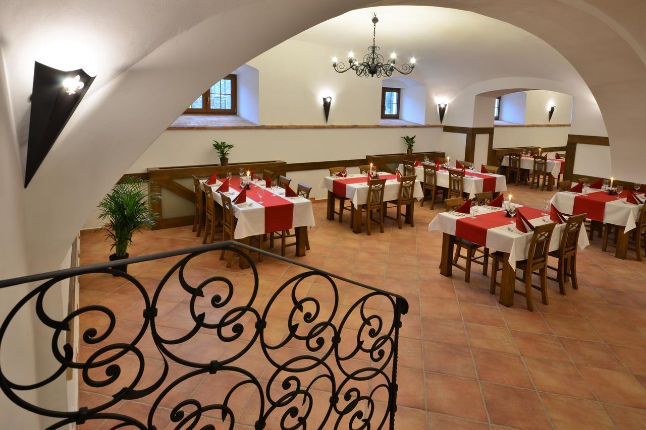 Hotel Maly Pivovar Klaster Hradiste nad Jizerou Экстерьер фото
