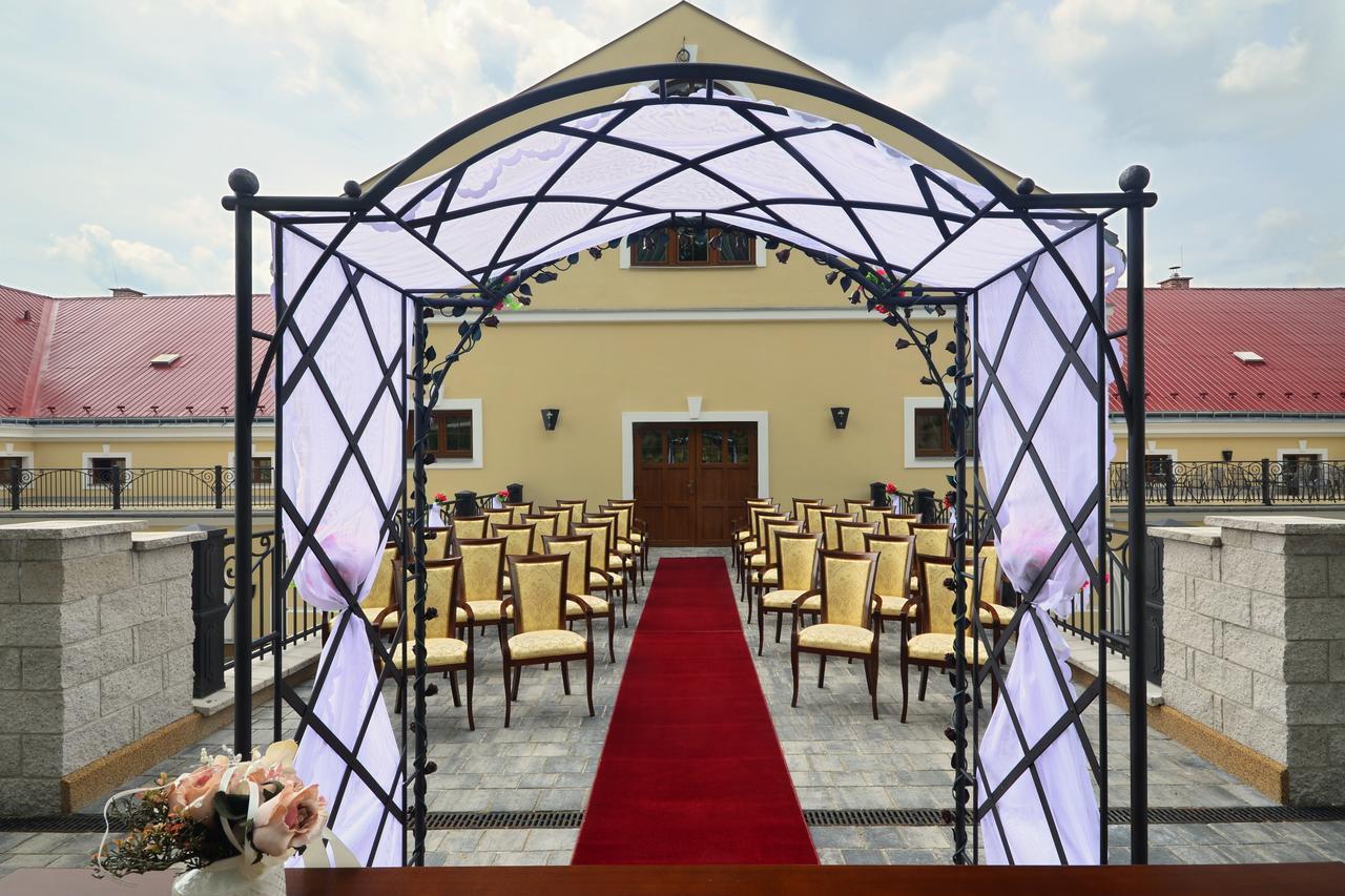 Hotel Maly Pivovar Klaster Hradiste nad Jizerou Экстерьер фото