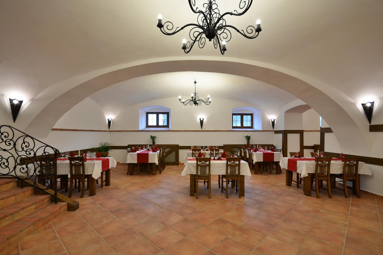 Hotel Maly Pivovar Klaster Hradiste nad Jizerou Экстерьер фото