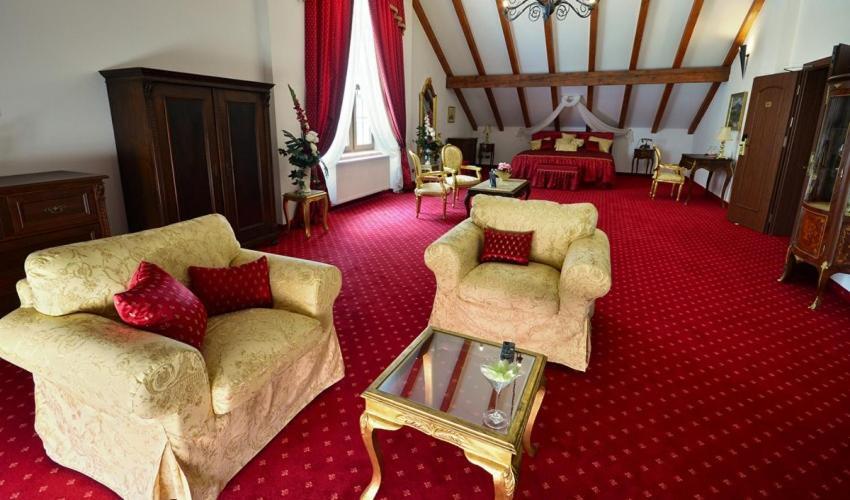 Hotel Maly Pivovar Klaster Hradiste nad Jizerou Экстерьер фото